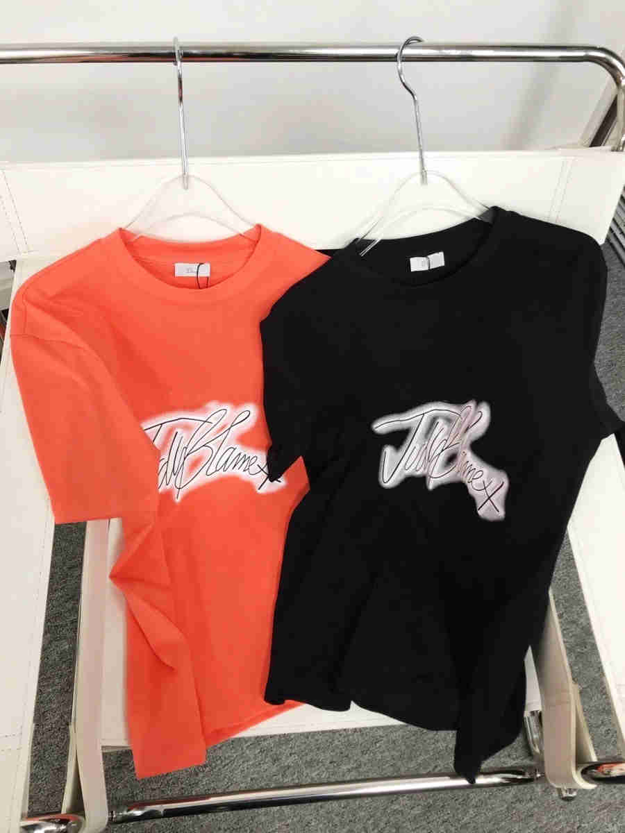 Spring/Summer 2021 New Luxury Embroidered T-Shirt Fashion Design T-Shirt Women T-Shirt High Quality 100% Cotton Free Delivery Size S-5XL S29, White;black
Spring/Summer 2021 New Luxury Embroidered T-Shirt Fashion Design T-Shirt Women T-Shirt High Quality 100% Cotton Free Delivery Size S-5XL S29, White;black