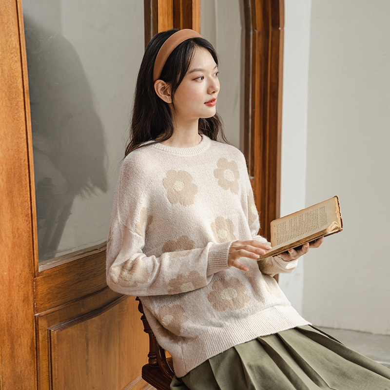 INMAN Autumn Arrival Sweet Flower Jacquard O-neck Pullover Loose Women Sweater 201225