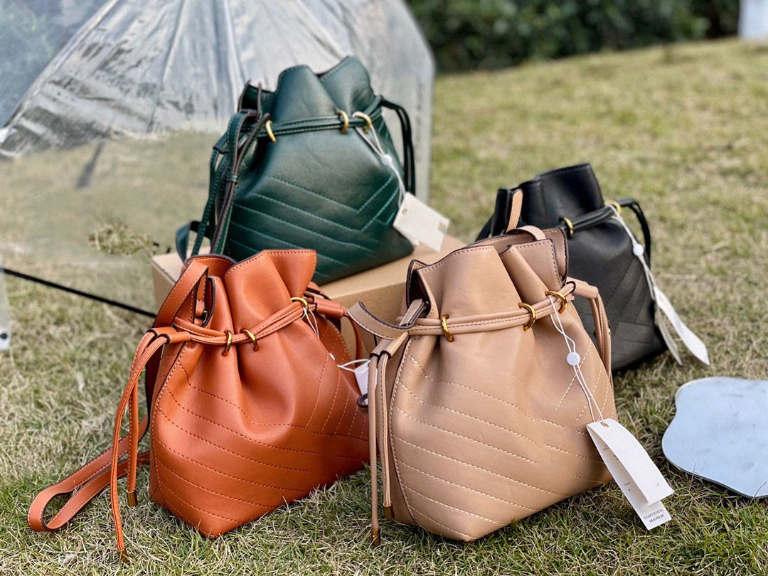 2022 fashion KIRA Drawstring mini lucky handbas bucket bag shoulder bags messenger women handbag V0EA#
2022 fashion KIRA Drawstring mini lucky handbas bucket bag shoulder bags messenger women handbag V0EA#