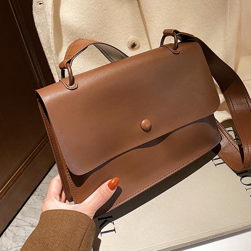 Fashion Brand Retro Wide Shoulder Strap Handbags 2021 Popular New Soft Casual Shoulder Bag Wild Messenger Bag, Black
Fashion Brand Retro Wide Shoulder Strap Handbags 2021 Popular New Soft Casual Shoulder Bag Wild Messenger Bag, Black
