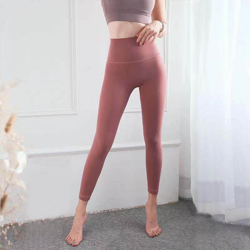 New nude yoga pants women's buttock lifting without embarrassment line Lu high waist fitness tight Capris145
New nude yoga pants women's buttock lifting without embarrassment line Lu high waist fitness tight Capris145