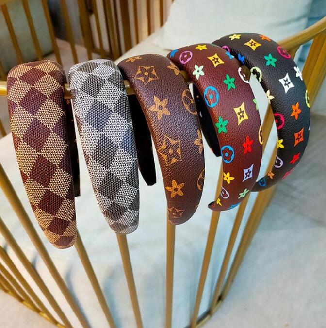Fashion Women Temperament Hair Band Korean Version of Leather Color Printing Plaid Head Band Hair Accessories Wide Edge Headband Flower
Fashion Women Temperament Hair Band Korean Version of Leather Color Printing Plaid Head Band Hair Accessories Wide Edge Headband Flower