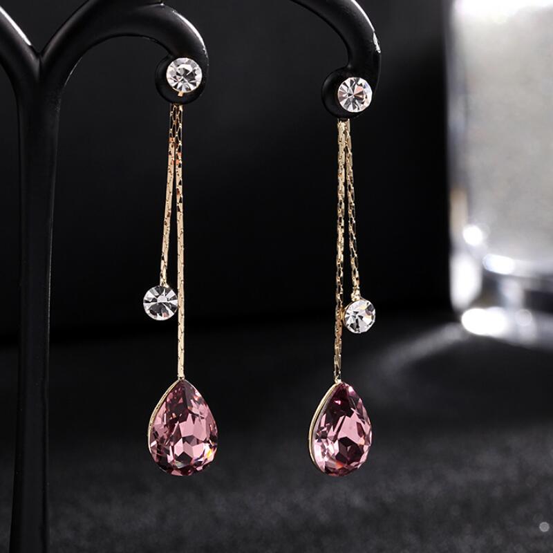 European luxury trend water drop zircon s925 silver needle earrings jewelry temperament women brand high-end zircon 18k gold plated earrings
European luxury trend water drop zircon s925 silver needle earrings jewelry temperament women brand high-end zircon 18k gold plated earrings