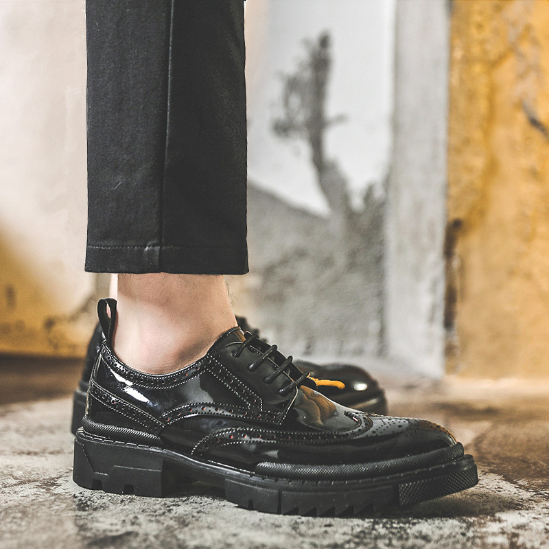 Men Wedding Luxury Party Wear Patent Leather Shoes Sculpture Brogue Oxfords Shoe Bullock Sneaker Zapato From Hombre 4map, Black
Men Wedding Luxury Party Wear Patent Leather Shoes Sculpture Brogue Oxfords Shoe Bullock Sneaker Zapato From Hombre 4map, Black