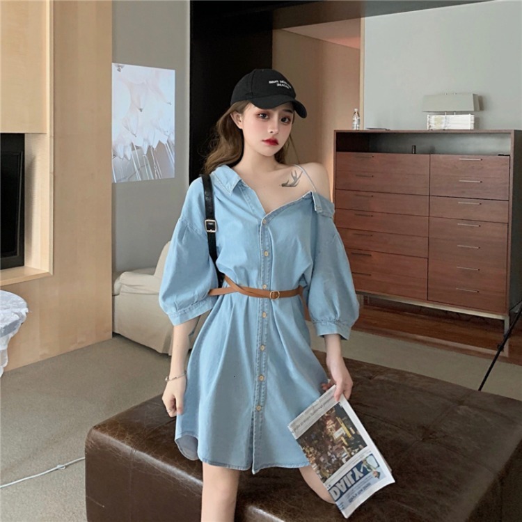 2021 New Leaking off the shoulder diagonal collar summer denim dress medium release Korean version belt adjustment show thin skirt KJFG, Wathet
2021 New Leaking off the shoulder diagonal collar summer denim dress medium release Korean version belt adjustment show thin skirt KJFG, Wathet