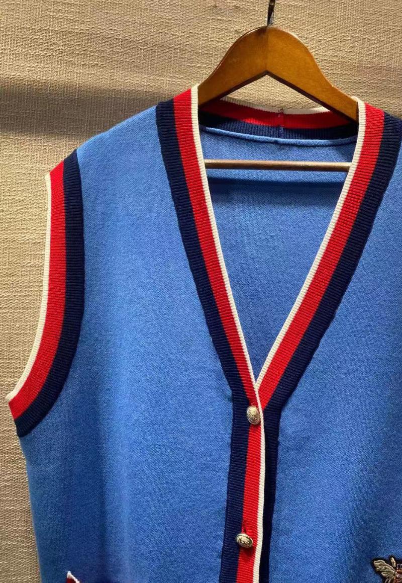 Women V Neckline Contrast Stripe Trim Embroidered Sleeveless Knitted Cardigan Vest Top, Multi
Women V Neckline Contrast Stripe Trim Embroidered Sleeveless Knitted Cardigan Vest Top, Multi