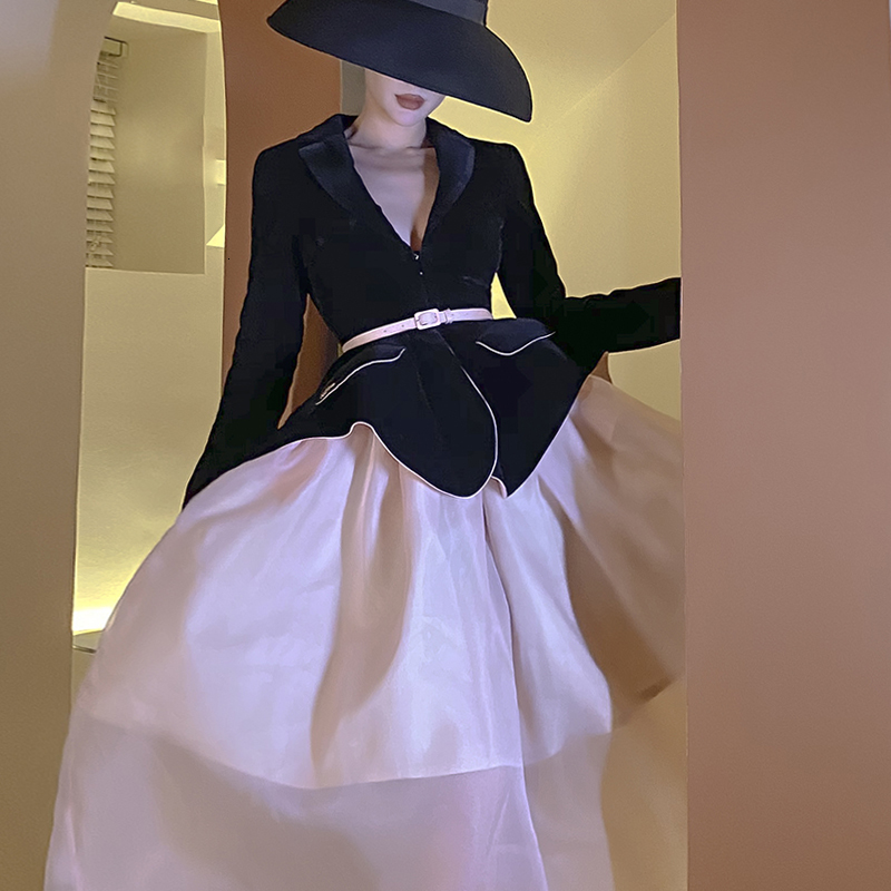 2021 New Le Palais Original Black Velvet Vest Vintage Solid Woman Streetwear Suiting Jacket LEI8
2021 New Le Palais Original Black Velvet Vest Vintage Solid Woman Streetwear Suiting Jacket LEI8