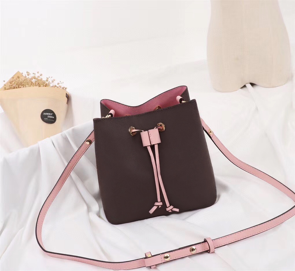 Classic Ladies Drawstring Bucket Bag Genuine Leather Lady Messenger Fashion Shoulder Bag All-match Shopping Bag Large Capacity Bucket Handba