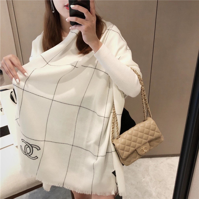 Hotsale brand womens senior Wool embroidery shawls Fashion tourism soft Designer luxury scarves long printing four seasons Scarf 210*70cm, Blue;gray
Hotsale brand womens senior Wool embroidery shawls Fashion tourism soft Designer luxury scarves long printing four seasons Scarf 210*70cm, Blue;gray