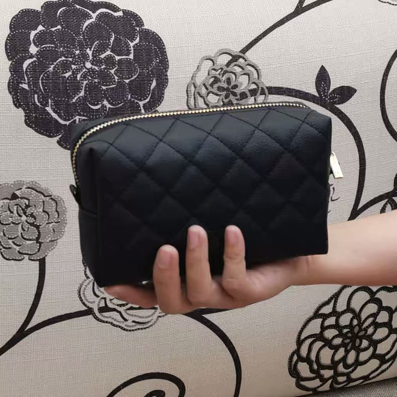 NEW makeup storage tote bag insert soft diamond make up case Classic quilted black color cosmetic case vintage party makeup organizer bag clutch bag, Customize
NEW makeup storage tote bag insert soft diamond make up case Classic quilted black color cosmetic case vintage party makeup organizer bag clutch bag, Customize