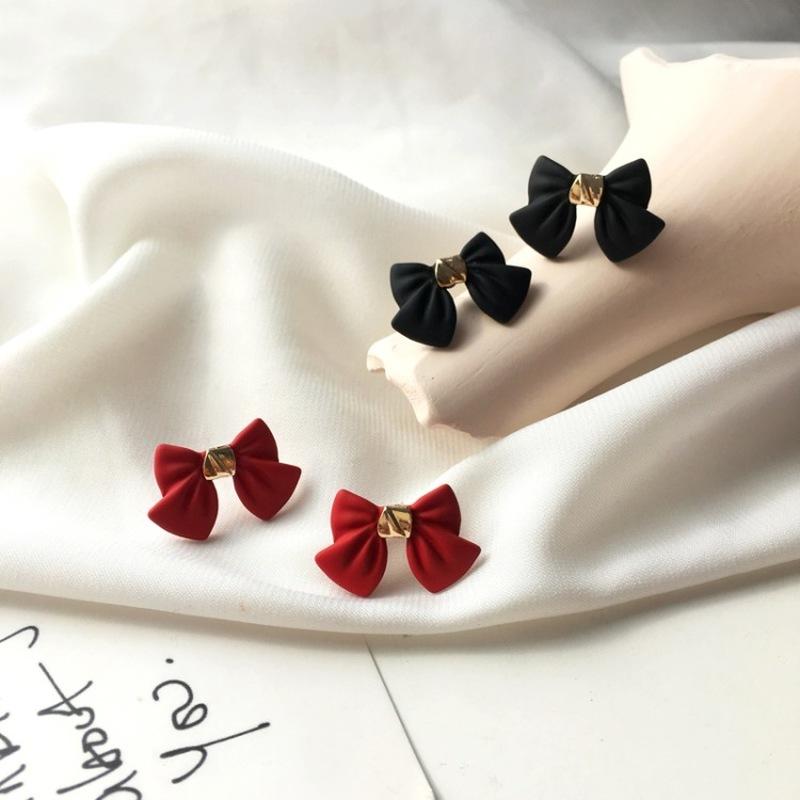 Cute Girl Simple Small Fresh Red and Black Bow Stud Earrings Temperament Fashion Women's Accessories Korean Female Jewelry
Cute Girl Simple Small Fresh Red and Black Bow Stud Earrings Temperament Fashion Women's Accessories Korean Female Jewelry