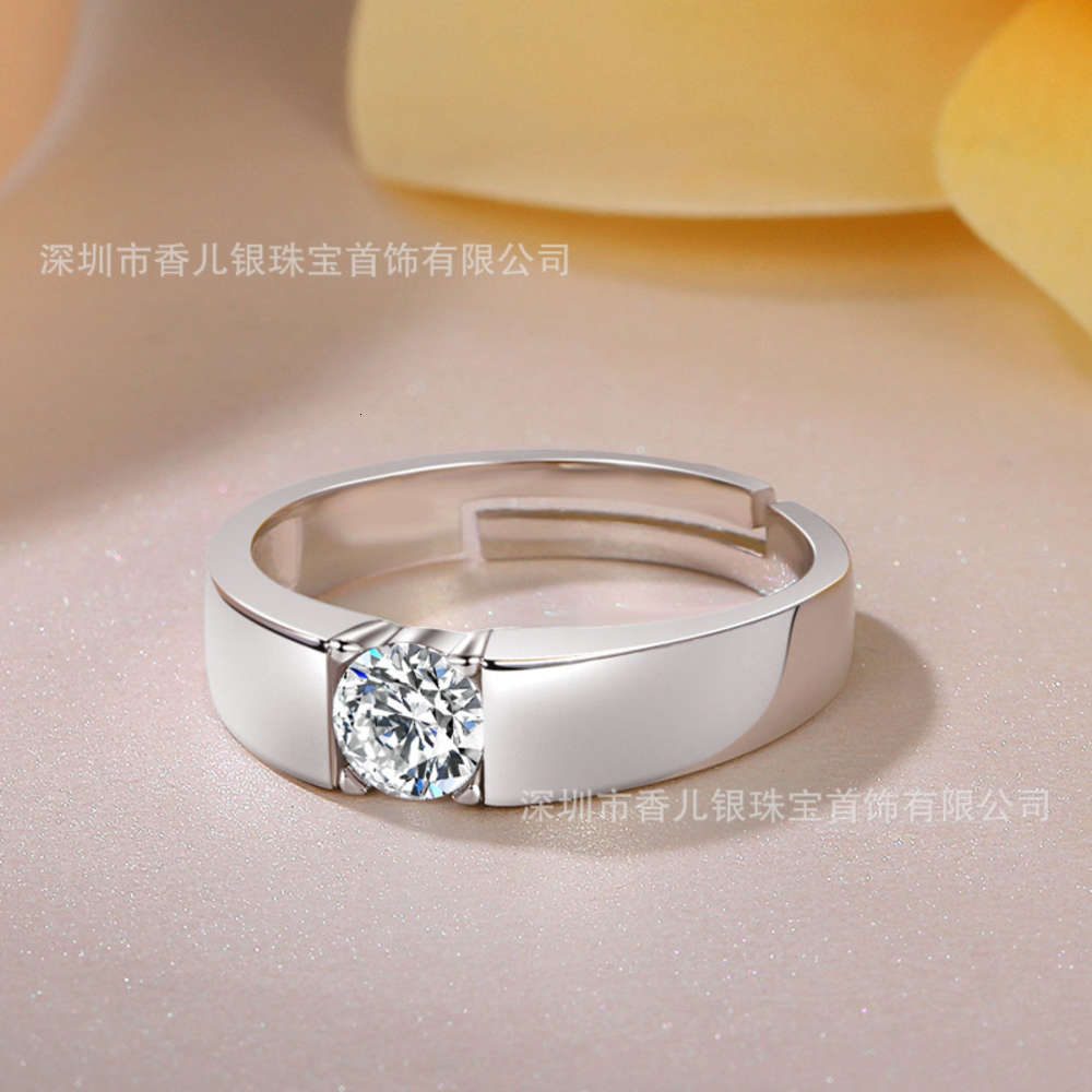 Luxurys Designers Fashion Mjz043 simulation live men's 45 point ring live adjustable size inlaid stone ring wide version men's ring
Luxurys Designers Fashion Mjz043 simulation live men's 45 point ring live adjustable size inlaid stone ring wide version men's ring