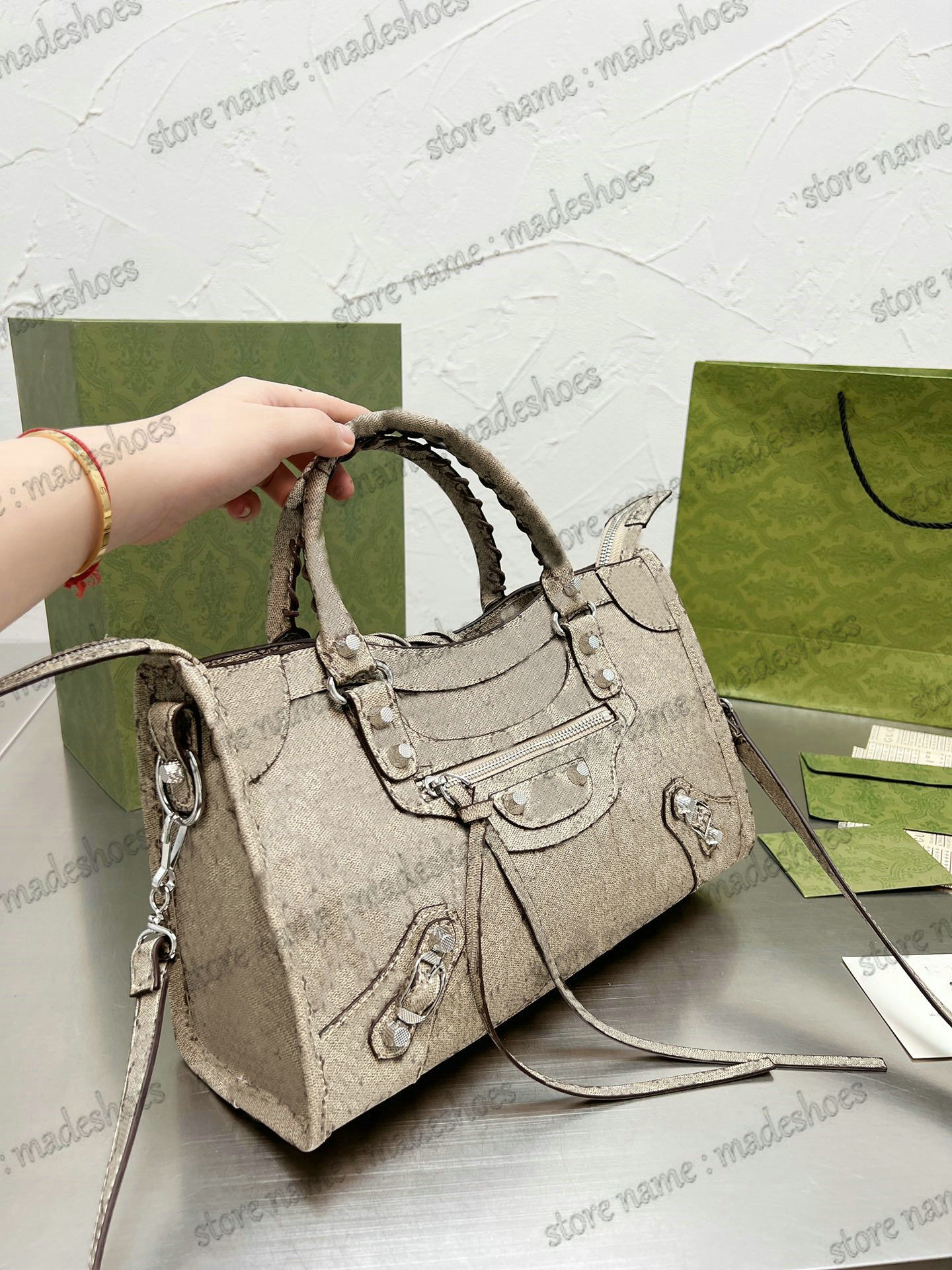 The Hacker Project Neo Classic Bag Limited Edition Handbag Aria Casual Tote Flora Print Beige Canvas Jonit Name Motorcycle Handle Bag 681695
The Hacker Project Neo Classic Bag Limited Edition Handbag Aria Casual Tote Flora Print Beige Canvas Jonit Name Motorcycle Handle Bag 681695