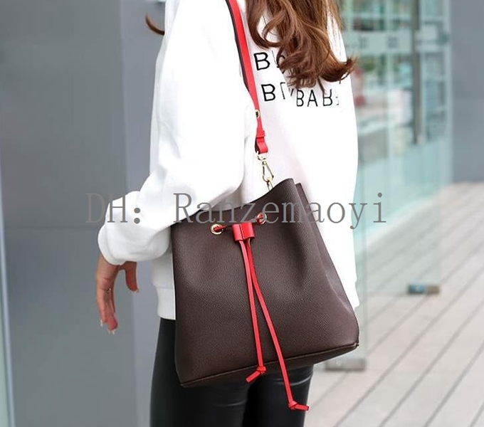 Fashion Top Quality Genuine Leather Bucket Bag Women Famous Drawstring Handbags Flower Printing Crossbody Purse, Letter with pink
Fashion Top Quality Genuine Leather Bucket Bag Women Famous Drawstring Handbags Flower Printing Crossbody Purse, Letter with pink