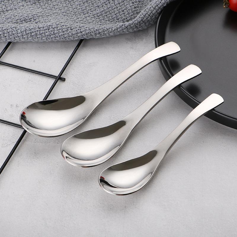 304 stainless steel large spoon household thickening spoon tableware 15*4 and 13.5*3.5
304 stainless steel large spoon household thickening spoon tableware 15*4 and 13.5*3.5