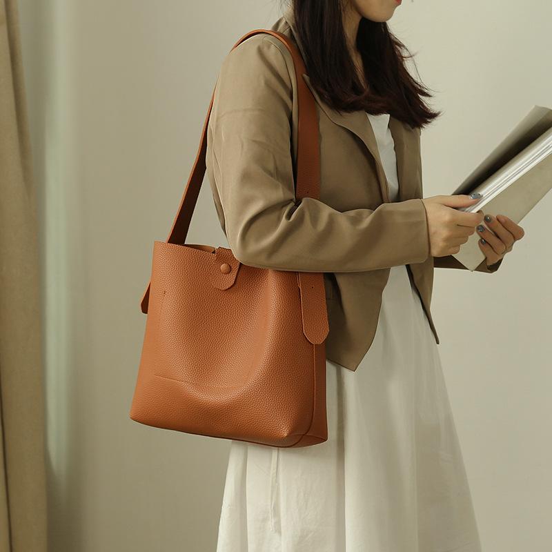 Large Capacity Ladies Bucket Shoulder Bag Simple Design Solid Color Female Purse Handbags Soft PU Leather Women Handbags Tote, Brown
Large Capacity Ladies Bucket Shoulder Bag Simple Design Solid Color Female Purse Handbags Soft PU Leather Women Handbags Tote, Brown