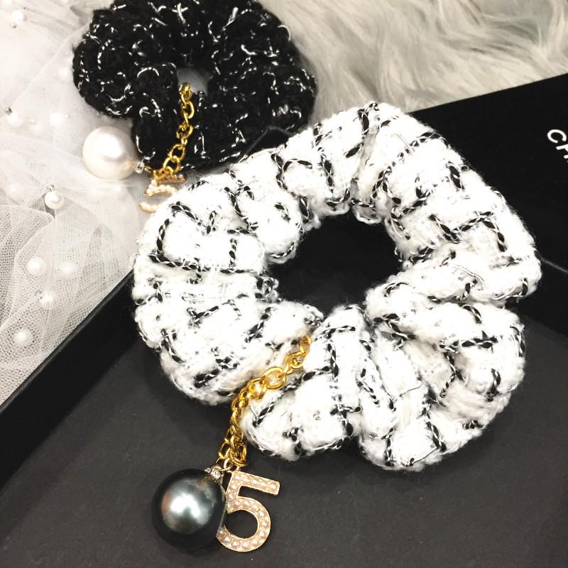 Camellia Flowers Tassel Number 5 Hair Bands Bow Pearls Women Fashion Ponytail Holder Hair Jewelry
Camellia Flowers Tassel Number 5 Hair Bands Bow Pearls Women Fashion Ponytail Holder Hair Jewelry