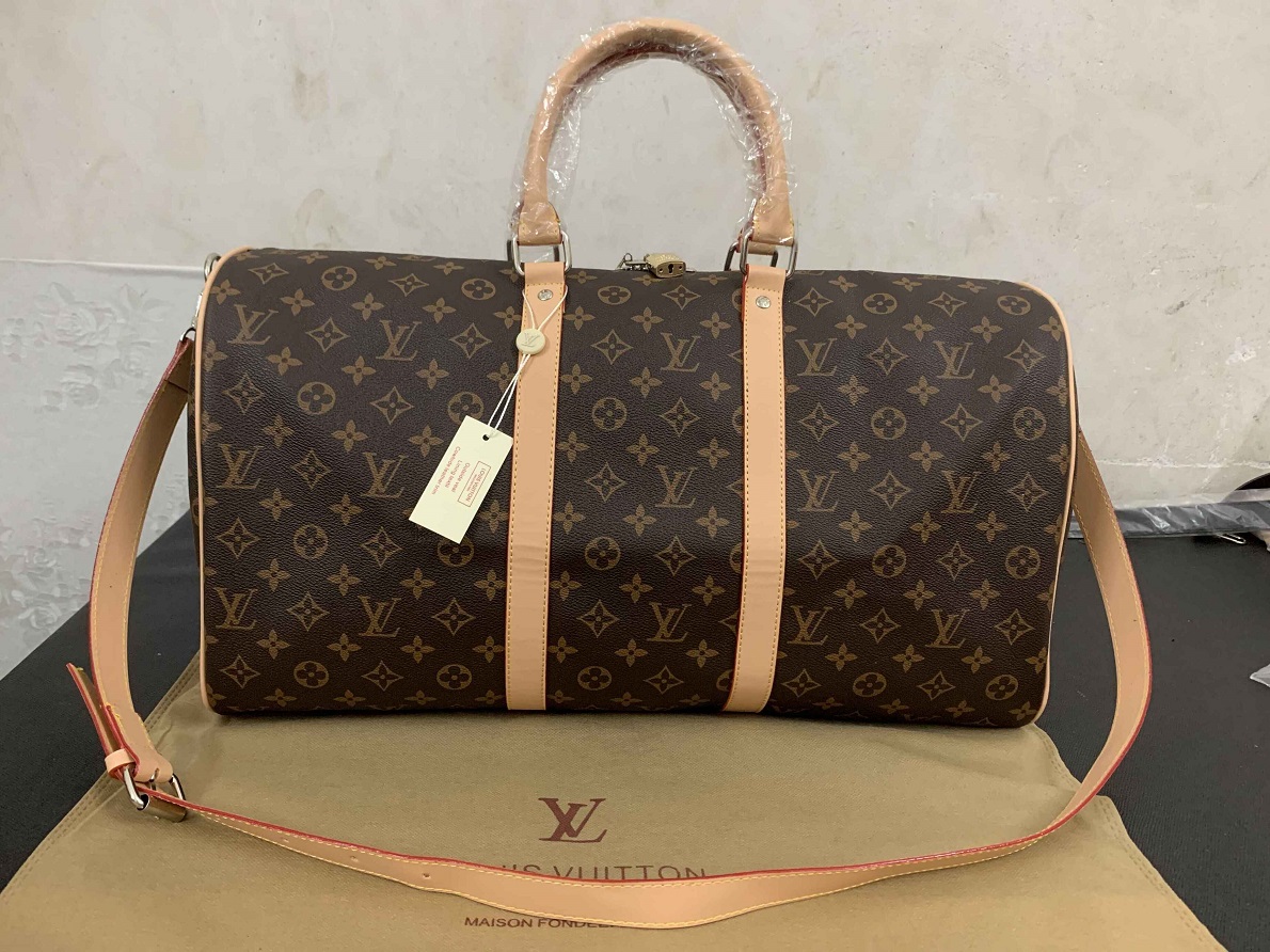 2021 luxury fashion men women high-quality travel duffle bags brand designer luggage handbags With lock large capacity sport bag yang1866 55CM, Brown
2021 luxury fashion men women high-quality travel duffle bags brand designer luggage handbags With lock large capacity sport bag yang1866 55CM, Brown