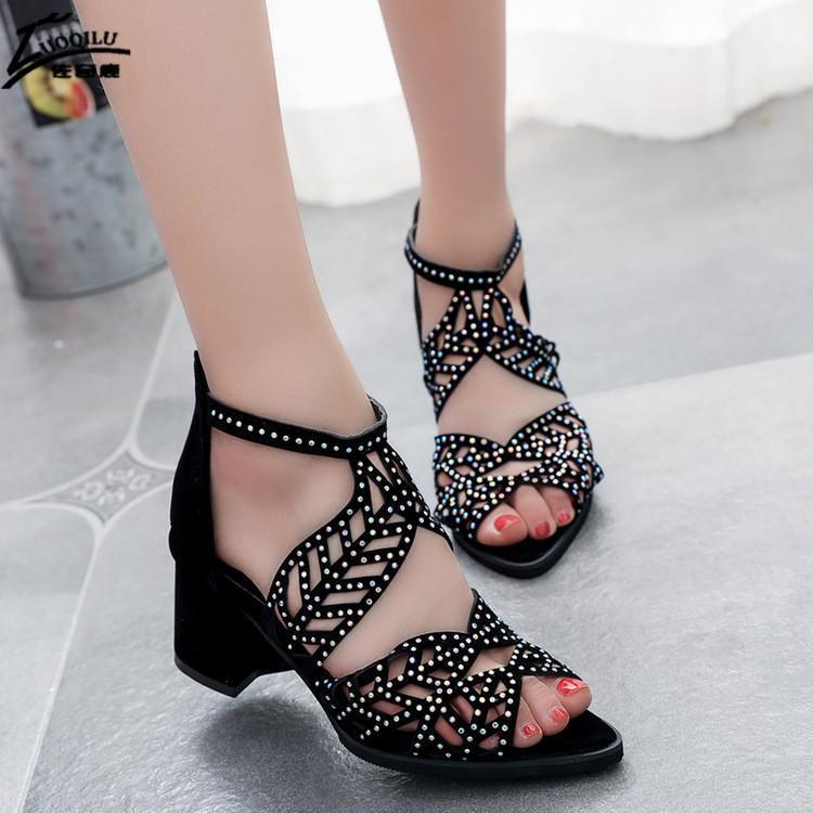 2021 crystal Hollow gladiator sandals women shoes peep toe Thick Heel ladies sandals high heels summer 41 big size1, Black
2021 crystal Hollow gladiator sandals women shoes peep toe Thick Heel ladies sandals high heels summer 41 big size1, Black