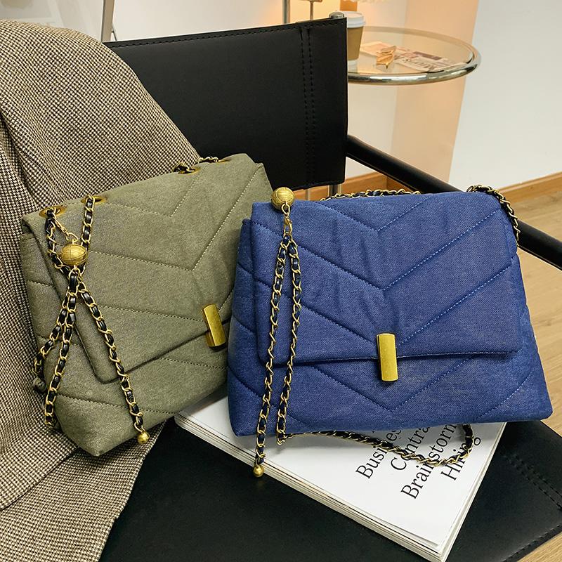 Simple Style Denim Crossbody Bags for Women 2021 Winter Trend Shoulder Bag Lady Handbags Female Trending Chain Hand Bag, Small black
Simple Style Denim Crossbody Bags for Women 2021 Winter Trend Shoulder Bag Lady Handbags Female Trending Chain Hand Bag, Small black