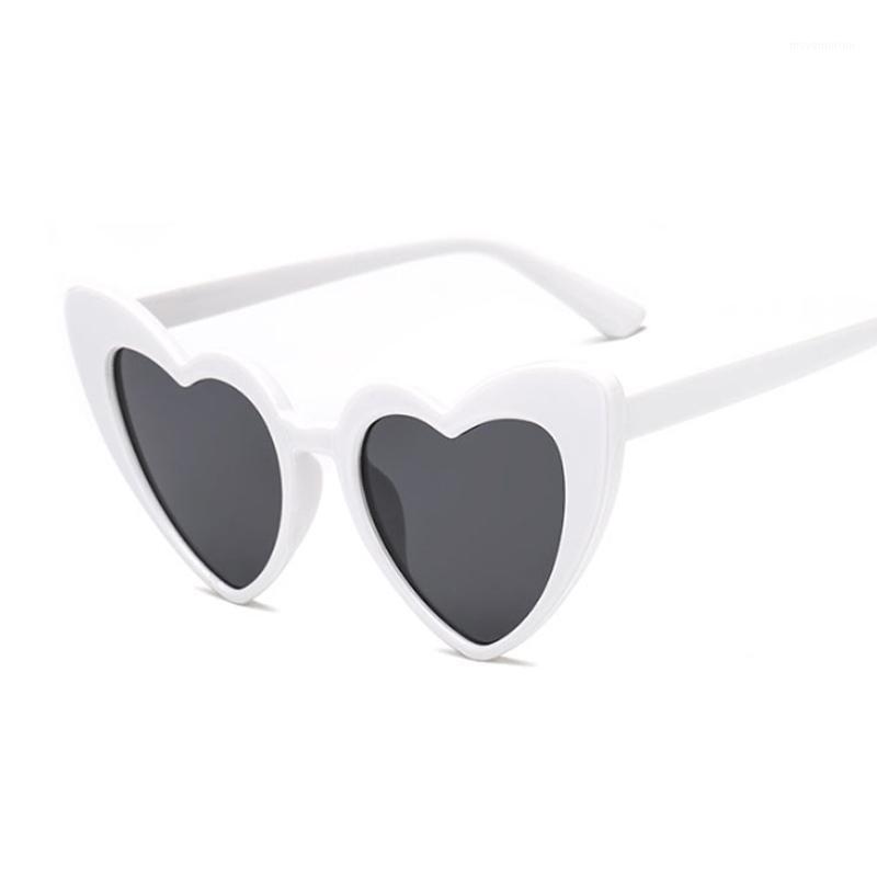 Heart Brand Designer Sunglasses Women Luxury Plastic Sun Glasses Classic Retro Outdoor Eyewear Gafas1
Heart Brand Designer Sunglasses Women Luxury Plastic Sun Glasses Classic Retro Outdoor Eyewear Gafas1