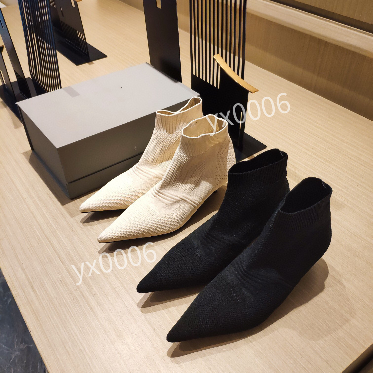 Martin Boots Designer Men Women Fashion Martins Winter Boot Classic 8-hole Platform Shoes Ankle Leather Lace-up Booties gpf211104, 01
Martin Boots Designer Men Women Fashion Martins Winter Boot Classic 8-hole Platform Shoes Ankle Leather Lace-up Booties gpf211104, 01