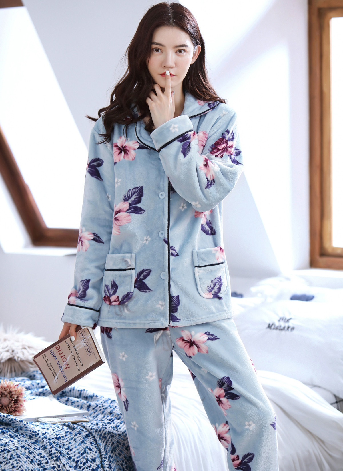 2 Pieces Winter Women Thicken Warm Soft Pajamas Female Flannel Pajamas Set Mujer Long Sleeve Sleepwear for Girls Ladies Pyjamas 201113
