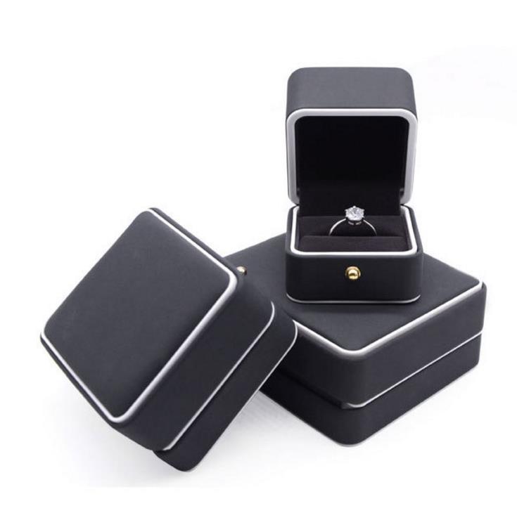 Pu Leather Jewelry Box for Ring Bracelet Necklace Earring Cases Gift Boxes Wedding Gift Wrap present pacakging
Pu Leather Jewelry Box for Ring Bracelet Necklace Earring Cases Gift Boxes Wedding Gift Wrap present pacakging