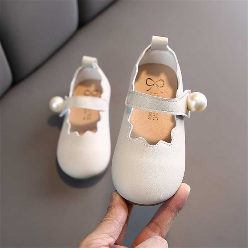 Girls' leather shoes 2020 spring and autumn new princess shoes wild pearl single non-slip performance shoes21-30, Black
Girls' leather shoes 2020 spring and autumn new princess shoes wild pearl single non-slip performance shoes21-30, Black