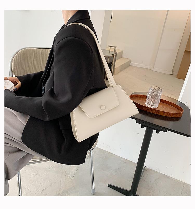 Women shoulder bag Retro Handbag PU Leather Shoulder Underarm Vintage Top Handle Bag Designer Luxury Female Travel tote, Black
Women shoulder bag Retro Handbag PU Leather Shoulder Underarm Vintage Top Handle Bag Designer Luxury Female Travel tote, Black