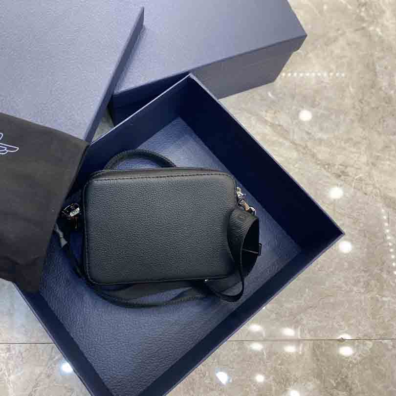 2020 latest double zipper camera bag oblique retro print pattern cowhide edging fashion shoulder bag messenger bag casual and modern, 11#
2020 latest double zipper camera bag oblique retro print pattern cowhide edging fashion shoulder bag messenger bag casual and modern, 11#