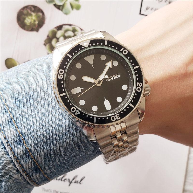 Wristwatches 100% Top Quality Mens Quartz Watch Luminous Rubber Undefeated Luxury Wristwatch Reloj De Hombre For Drop
Wristwatches 100% Top Quality Mens Quartz Watch Luminous Rubber Undefeated Luxury Wristwatch Reloj De Hombre For Drop