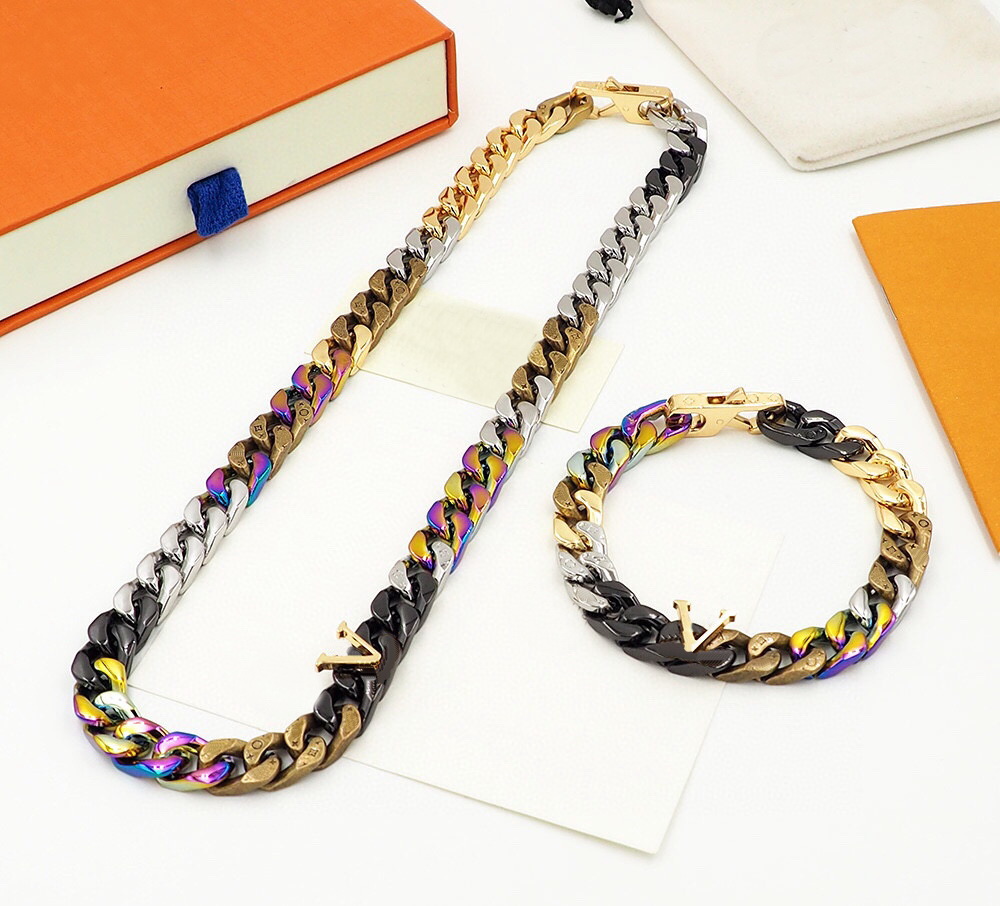 Europe America New Style Men Multicoloured Hardware Engraved V Initials Pattern Chain Links Patches Necklace Bracelet Jewelry Sets, Silver
Europe America New Style Men Multicoloured Hardware Engraved V Initials Pattern Chain Links Patches Necklace Bracelet Jewelry Sets, Silver