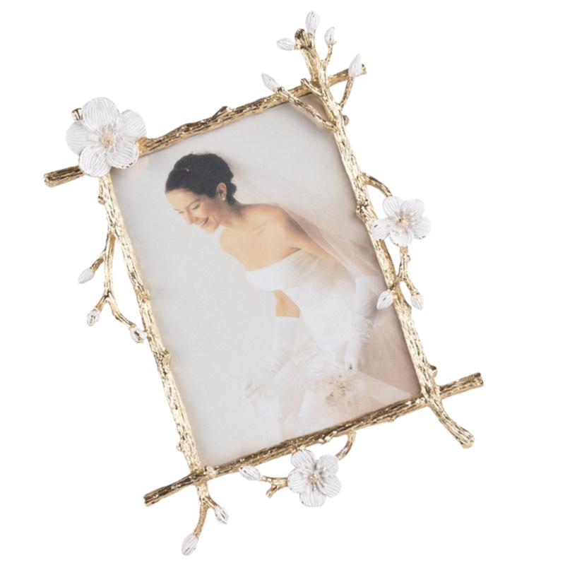 Retro Golden Modern Simple Luxury Enamel Creative Metal Photo Frame for Gift Swing Sets Gift Decoration (4x6
Retro Golden Modern Simple Luxury Enamel Creative Metal Photo Frame for Gift Swing Sets Gift Decoration (4x6