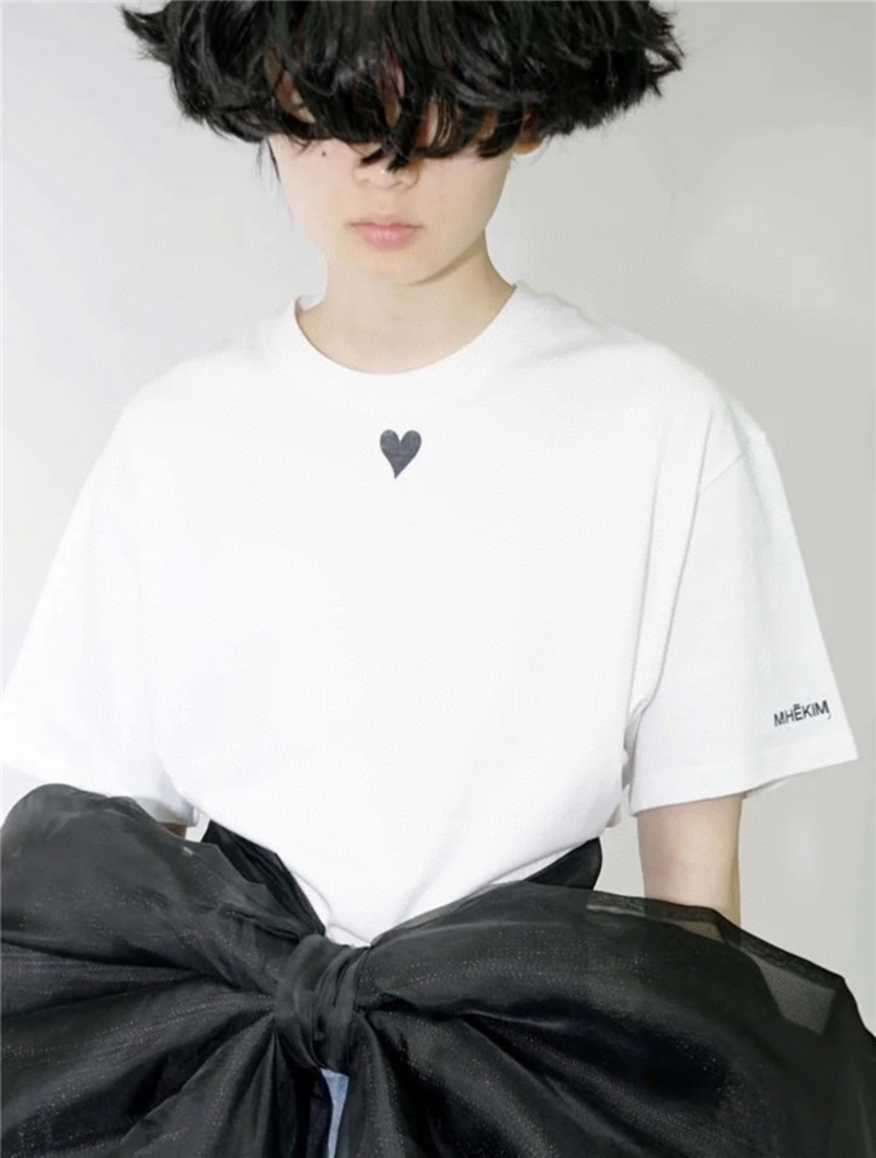 2021 Spring Summer Europe France Paris Black Heart Print Sleeve Letter Tshirt Fashion Mens T Shirts Women Clothes Casual Cotton Tee, White
2021 Spring Summer Europe France Paris Black Heart Print Sleeve Letter Tshirt Fashion Mens T Shirts Women Clothes Casual Cotton Tee, White