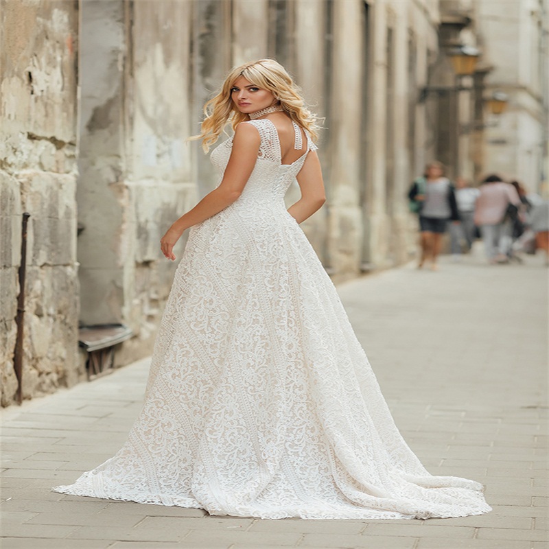 Gorgeous Wedding Dresses With Necklace A Line Custom Made Lace Applique Bohemian Bridal Gowns Sexy V Neck Sleeveless Robe De Mariée