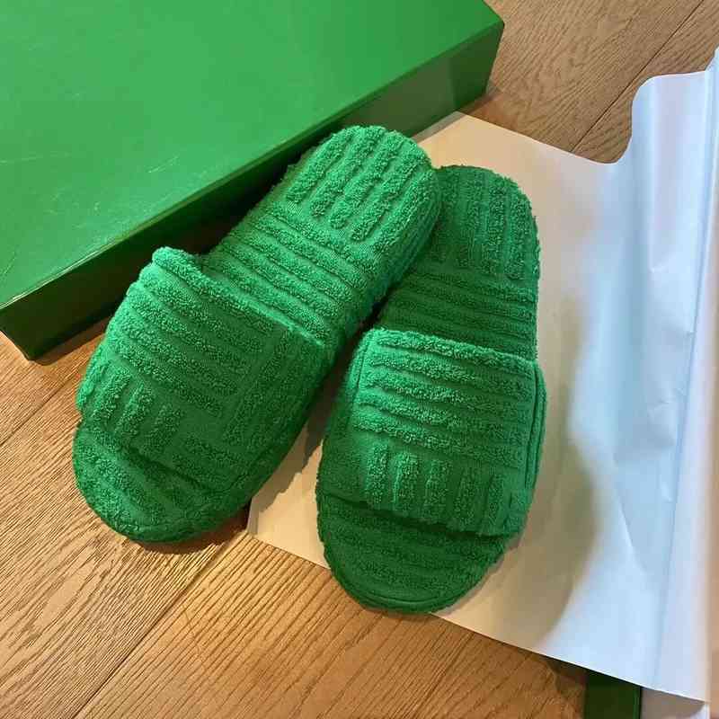 green wool slippers women's new wear flat bottomed thick Mona flip flops of the type
green wool slippers women's new wear flat bottomed thick Mona flip flops of the type