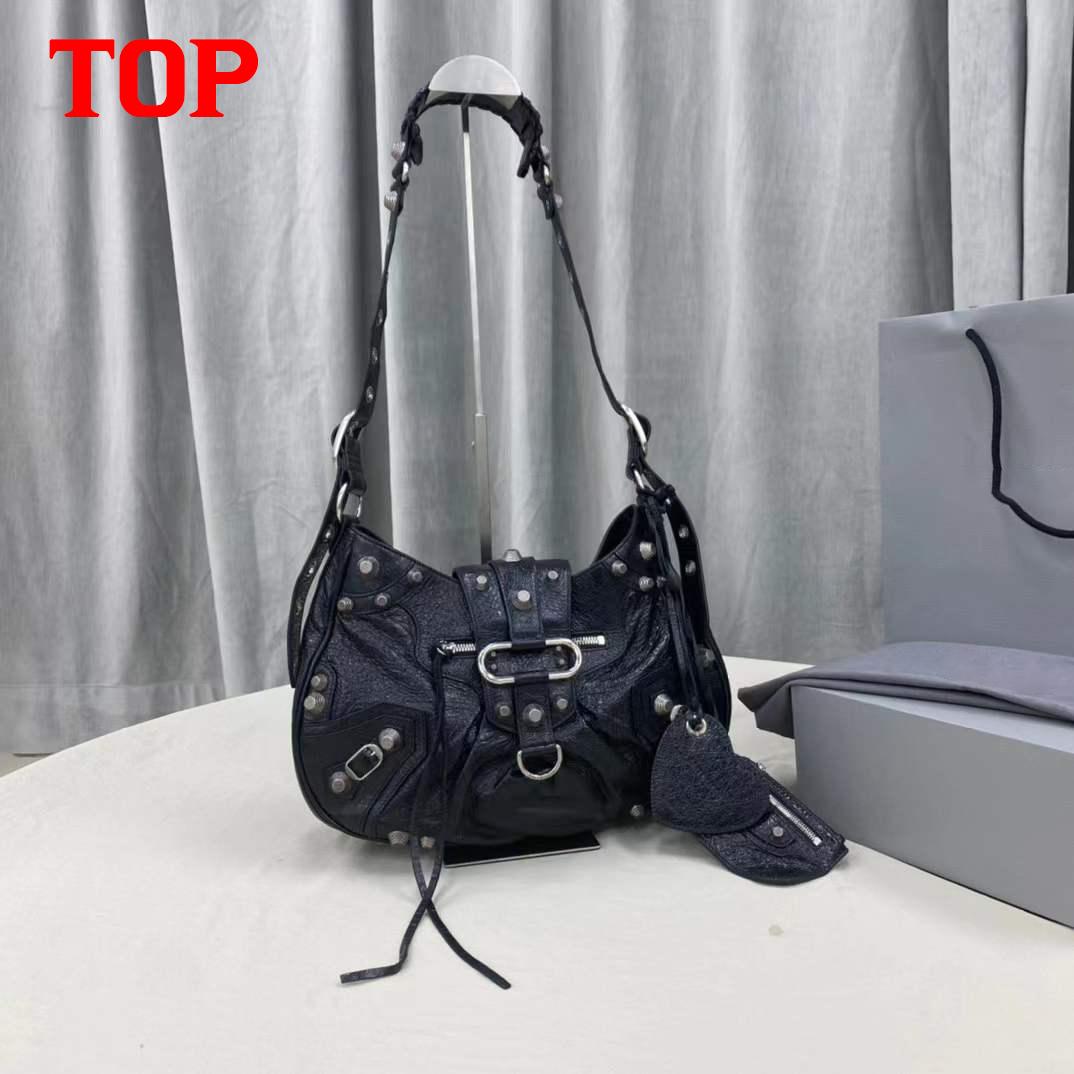 2022 Le Cagole Women Shoulder Bags Handbags Classic Motorcycle Bags Element Designer balencaiga Rivet Leather Half Moon Crescent Crossbody Bag, Dust bag
2022 Le Cagole Women Shoulder Bags Handbags Classic Motorcycle Bags Element Designer balencaiga Rivet Leather Half Moon Crescent Crossbody Bag, Dust bag