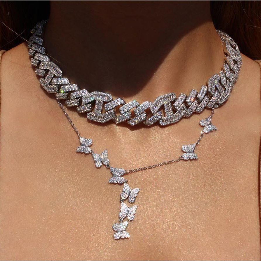 Two Tone 15mm Bling 5A CZ Cuban Link Chain Choker Necklace Iced Out Bling Hip Hop Big Chunky Women Men Cuban Chain Necklaces Y0124
Two Tone 15mm Bling 5A CZ Cuban Link Chain Choker Necklace Iced Out Bling Hip Hop Big Chunky Women Men Cuban Chain Necklaces Y0124