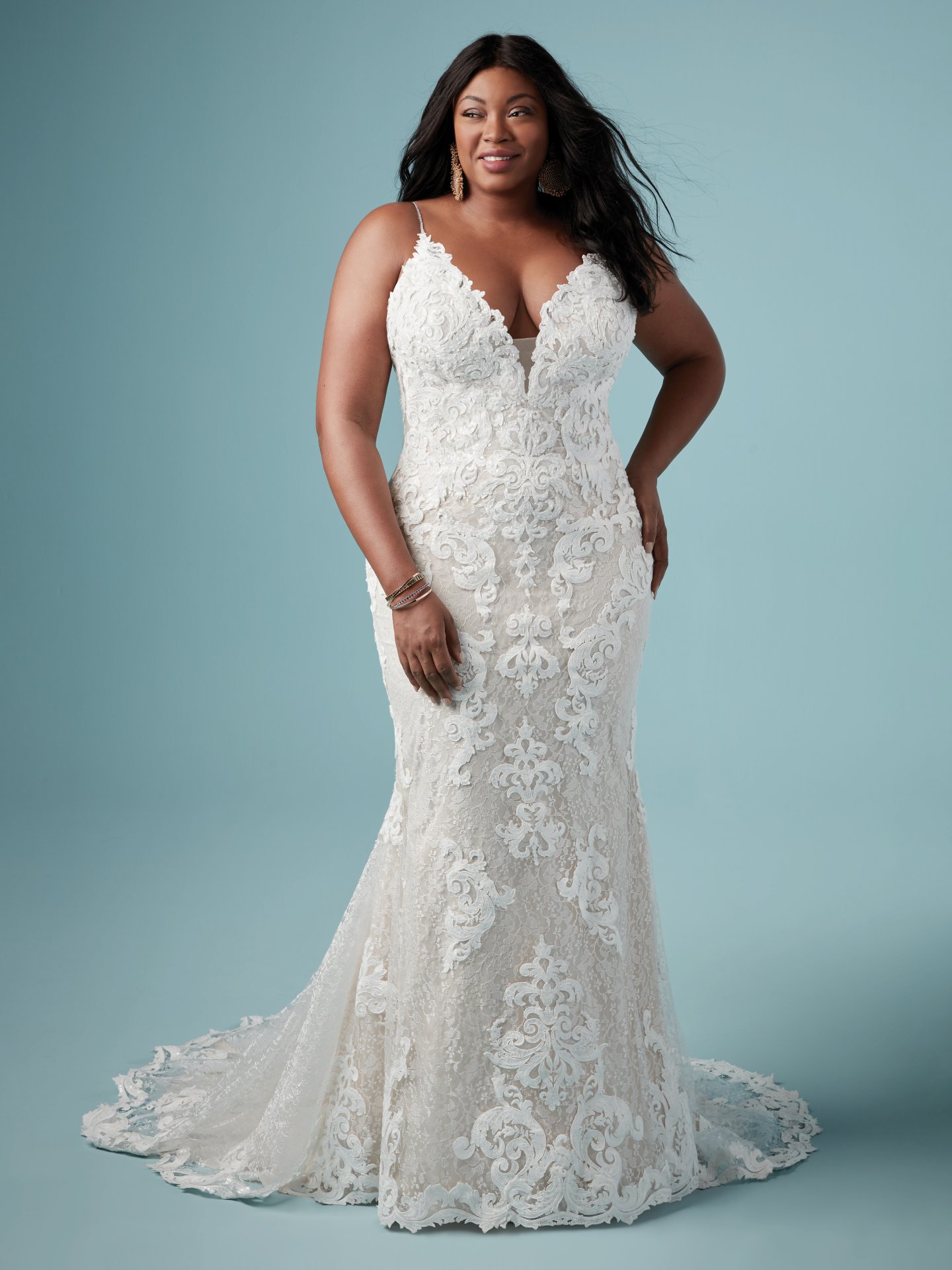Size Classy Plus Lace Mermaid Wedding Dresses Sheer Plunging Neck Beaded Bridal Gowns Covered Buttons Back Sweep Train Robe De Marie