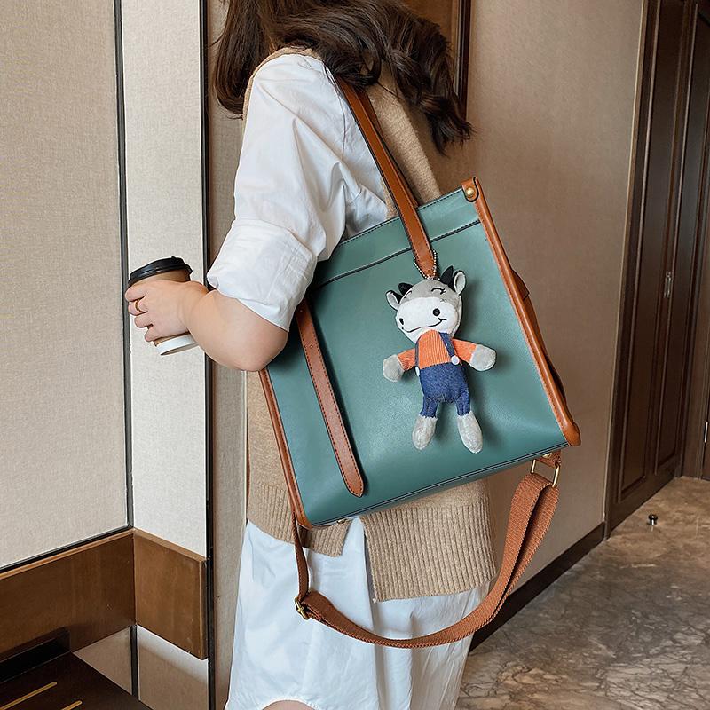 Gift Pendant 2021 PU Leather Color Matching Women Handbag Temperament Simple Daily Lady Shoulder Bag Casual Girl Crossbody Bag, Black 
Gift Pendant 2021 PU Leather Color Matching Women Handbag Temperament Simple Daily Lady Shoulder Bag Casual Girl Crossbody Bag, Black