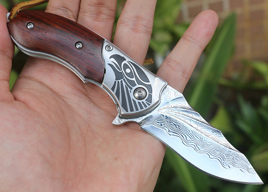 New Arrival Damascus Flipper Folding Knife VG10 Damascus Steel Drop Point Blade Rosewood + Steel Head Handle Ball Bearing Knives
New Arrival Damascus Flipper Folding Knife VG10 Damascus Steel Drop Point Blade Rosewood + Steel Head Handle Ball Bearing Knives
