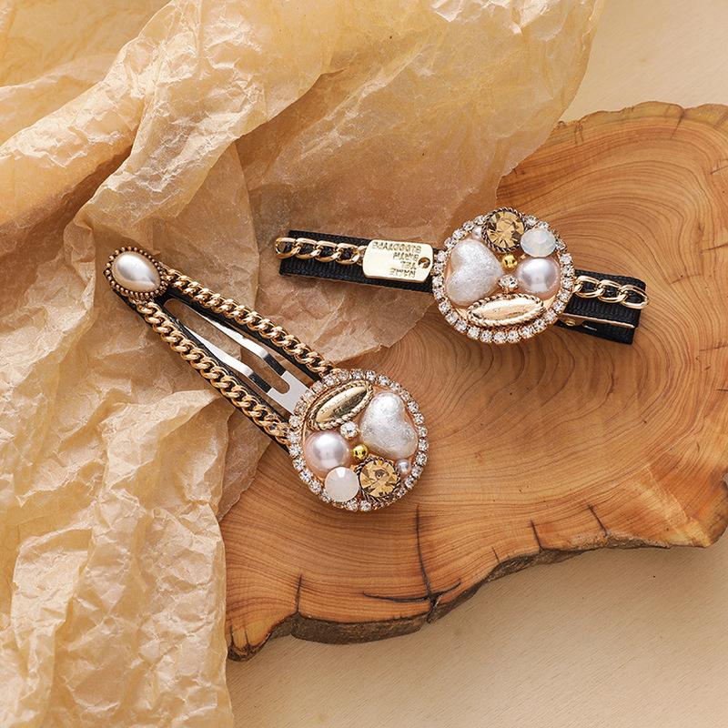 Retro Baroque Imitation Pearl Barrettes for Women Girls Gold Color Metal Chain Rhinestones Long Clip Hairpins Hair Accessories
Retro Baroque Imitation Pearl Barrettes for Women Girls Gold Color Metal Chain Rhinestones Long Clip Hairpins Hair Accessories