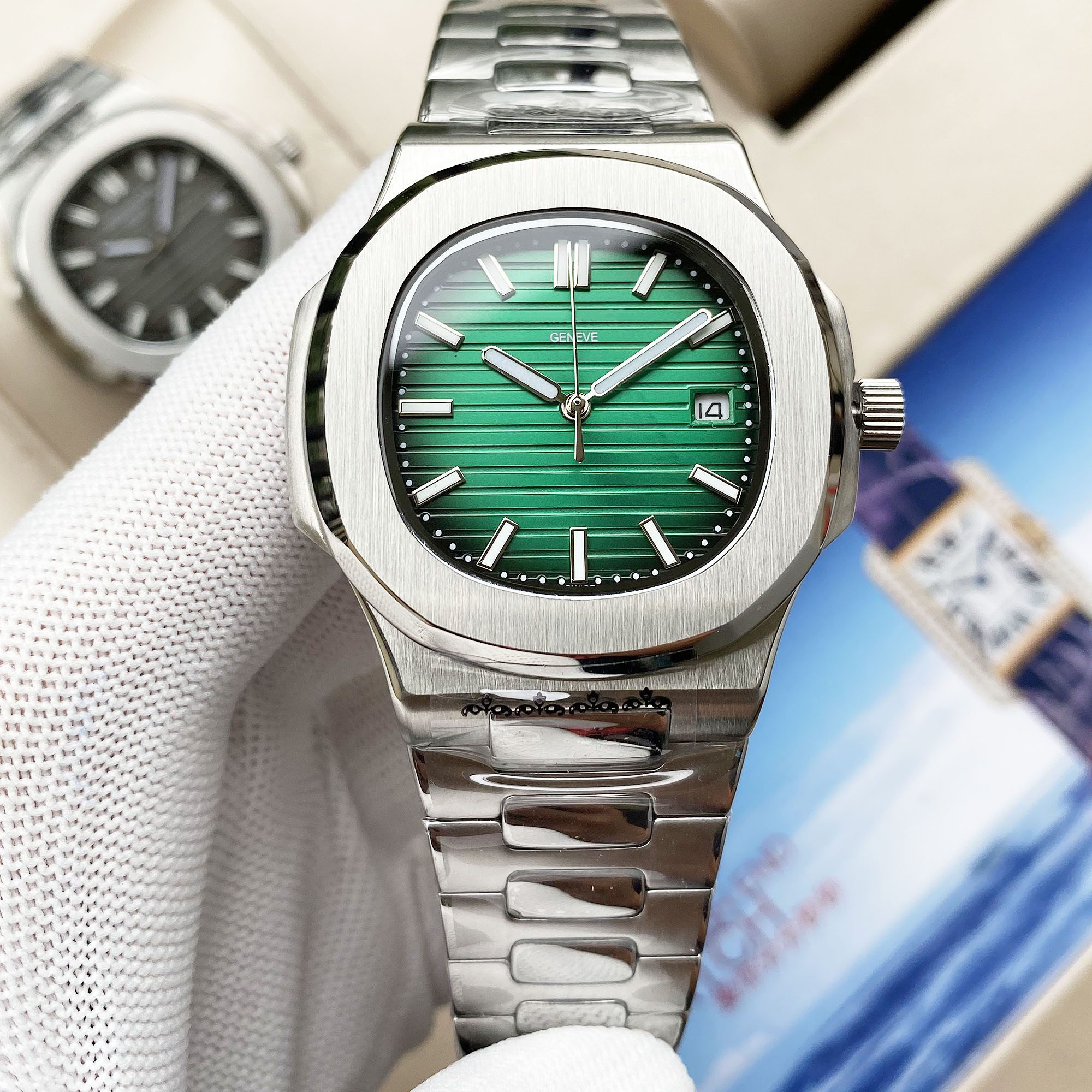 Hot selling classic men's mechanical watch waterproof design 316L boutique steel strap 42mm TOP AAA, An ordinary gift box
Hot selling classic men's mechanical watch waterproof design 316L boutique steel strap 42mm TOP AAA, An ordinary gift box
