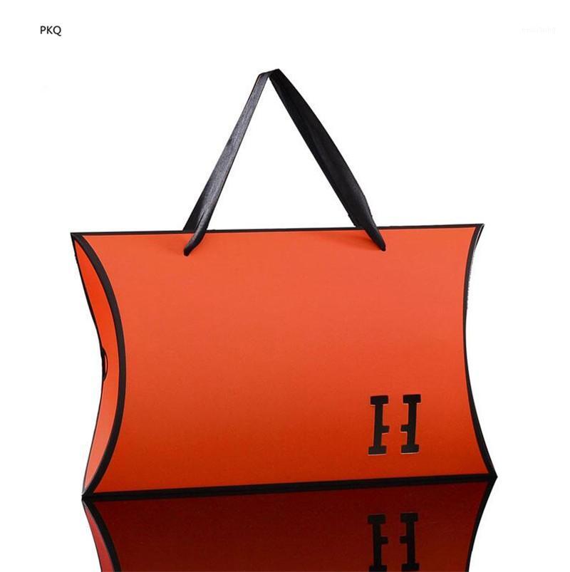10pcs/lot Hollow gift box with handle,red silk gift box,orange scarf box,large packaging box,big sizes paper box for candy1
10pcs/lot Hollow gift box with handle,red silk gift box,orange scarf box,large packaging box,big sizes paper box for candy1