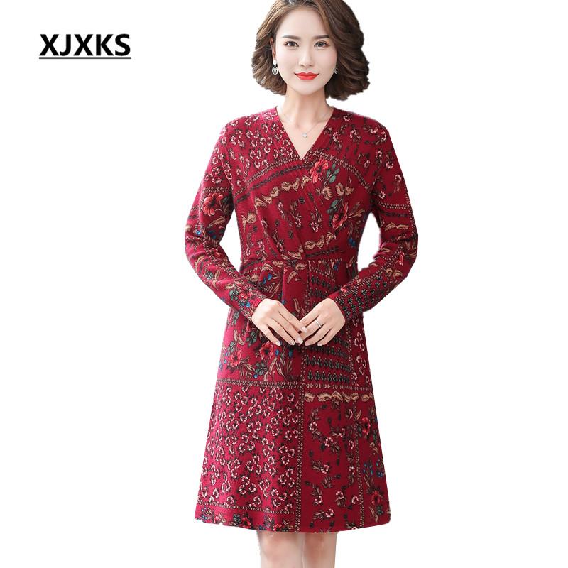 XJXKS 2021 autumn winter new fashion v-neck women long sweater high quality 100% wool knitted sweater women printed pullover, Black
XJXKS 2021 autumn winter new fashion v-neck women long sweater high quality 100% wool knitted sweater women printed pullover, Black