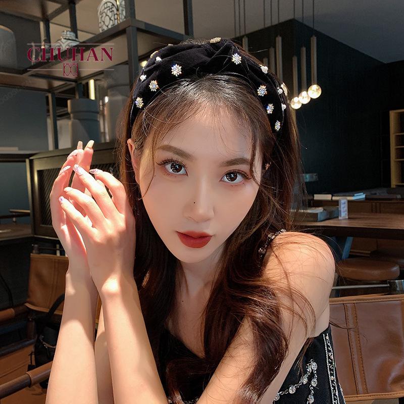 CHUHAN New Fashion Pearl Rhinestone Bowknot Velvet Hairband for Women Vintage Black Bow Headband Ladies Hair Accessories J398
CHUHAN New Fashion Pearl Rhinestone Bowknot Velvet Hairband for Women Vintage Black Bow Headband Ladies Hair Accessories J398