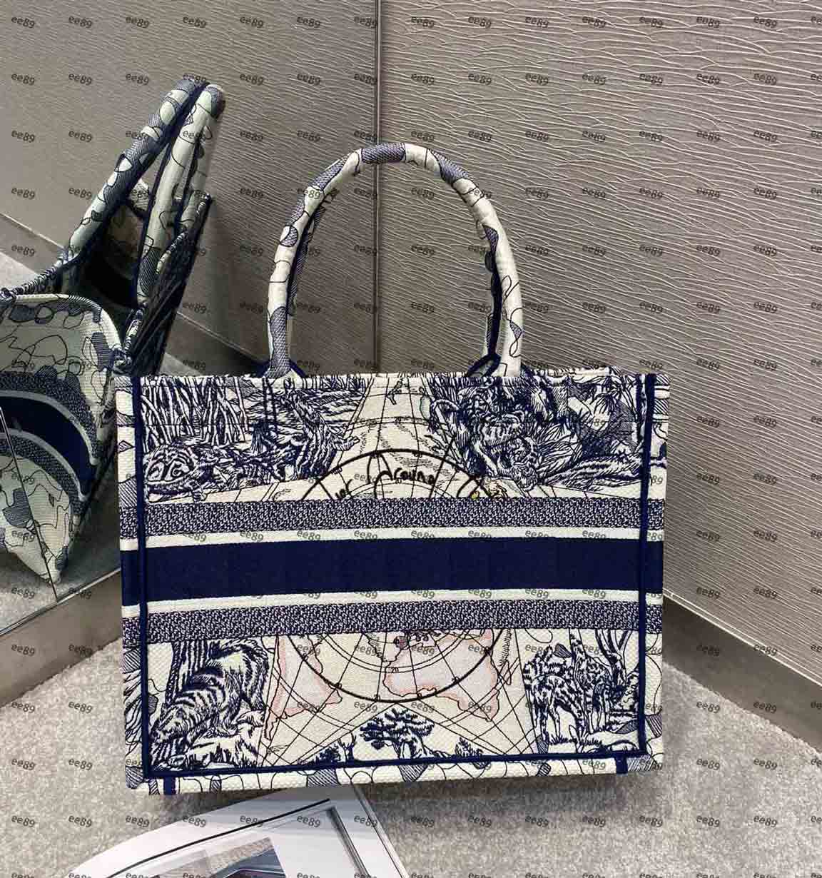 luxurys hot sale trend high quality ladies wallet fashion embroidery shoulder bag messenger designers bags lady handbag w03, Additional fee
luxurys hot sale trend high quality ladies wallet fashion embroidery shoulder bag messenger designers bags lady handbag w03, Additional fee