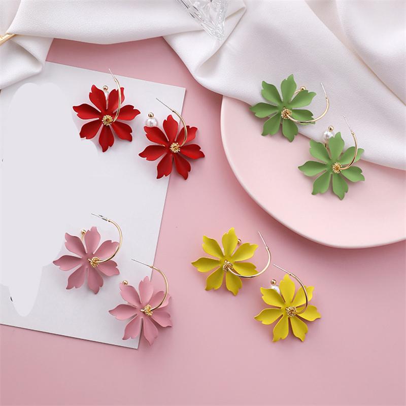 SOHOT Color Flowers Pendant Women Hoop Earrings Chic Imitation Pearl Romantic Jewelry Beach Holiday Brincos
SOHOT Color Flowers Pendant Women Hoop Earrings Chic Imitation Pearl Romantic Jewelry Beach Holiday Brincos