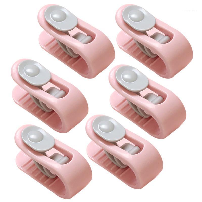 1 Set 6pcs Quilt Holder Quilt Cover Non-slip Buckle Bed Sheet Clip Bed Sheet Fixed Buckle Household Fixator for Home Hotel1, Pink
1 Set 6pcs Quilt Holder Quilt Cover Non-slip Buckle Bed Sheet Clip Bed Sheet Fixed Buckle Household Fixator for Home Hotel1, Pink